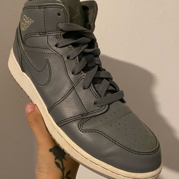 Air Jordan 1 Retro Mid GS ‘Cool Grey Wolf Grey’